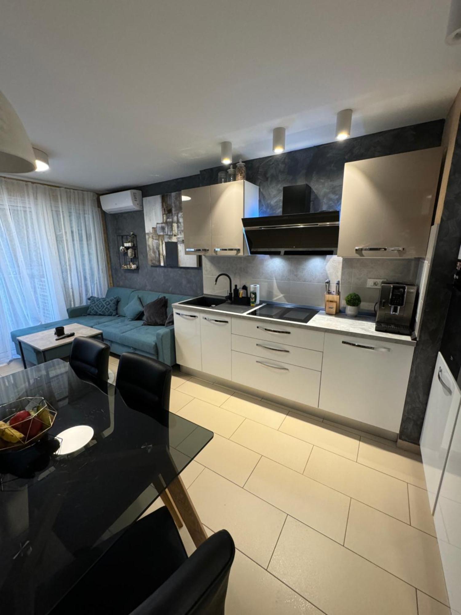 Apartment Astra With Private Parking Split Exterior foto